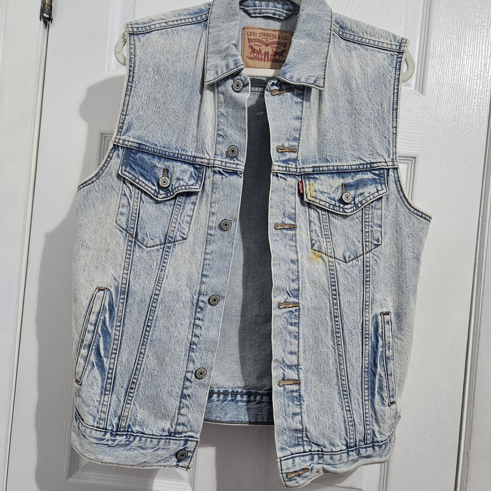 Levi's Men's Relaxed Trucker FadeDenim Vest